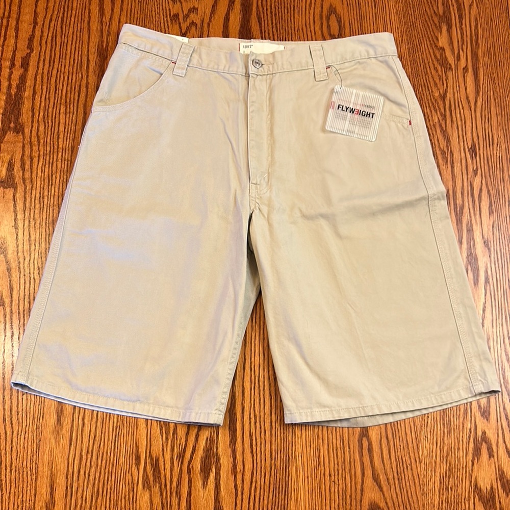 NWT Men’s Levi’s Flyweight Tan Cotton Shorts Size 36